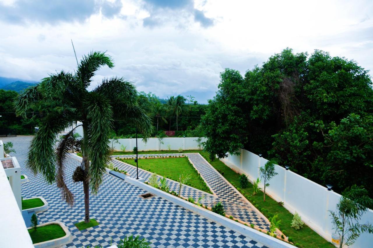 Westn Resorts Kuttālam Esterno foto